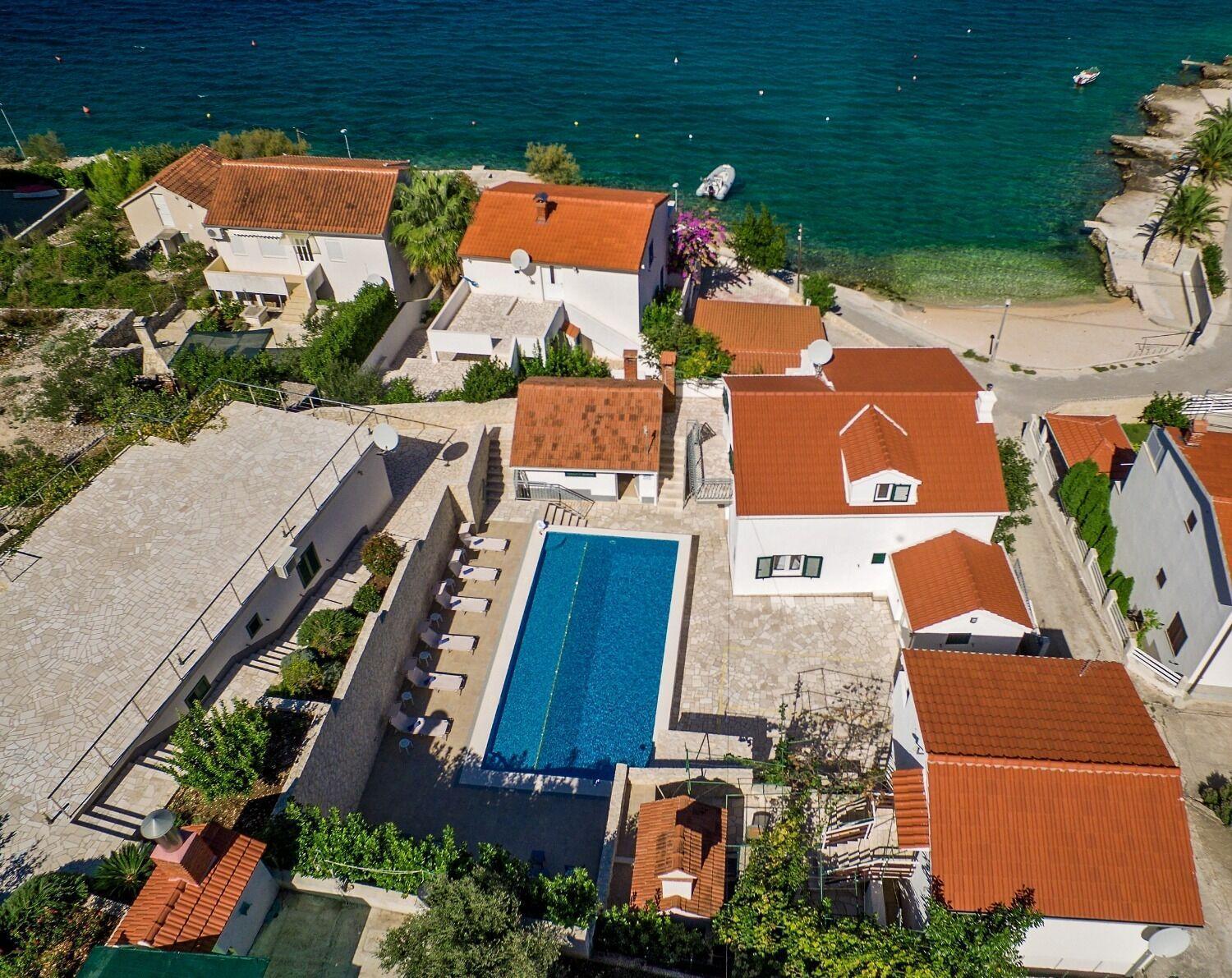 Apartments Bisernica-With Pool Ражань Екстер'єр фото