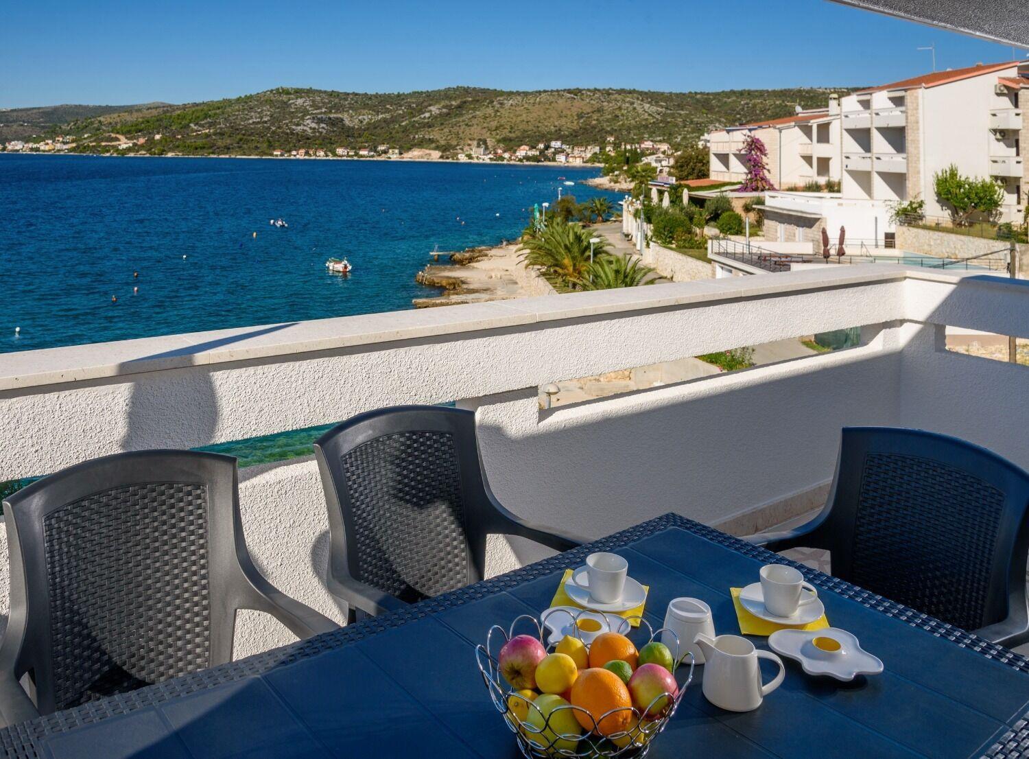 Apartments Bisernica-With Pool Ражань Екстер'єр фото