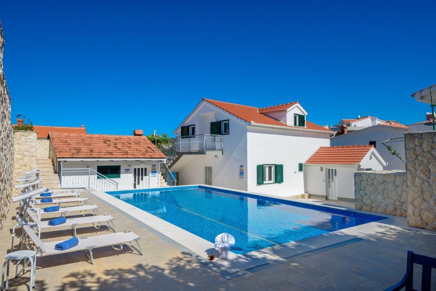 Apartments Bisernica-With Pool Ражань Екстер'єр фото